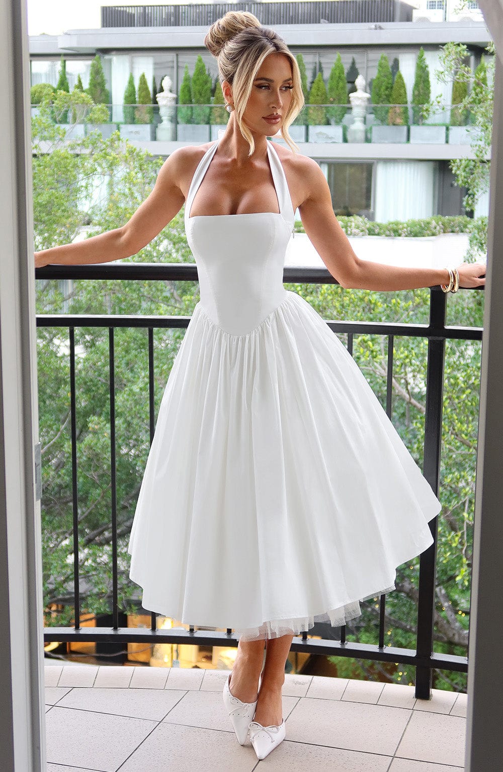 The Hills Nashville Chloe Women's Wedding Guest Halter Midi Dress