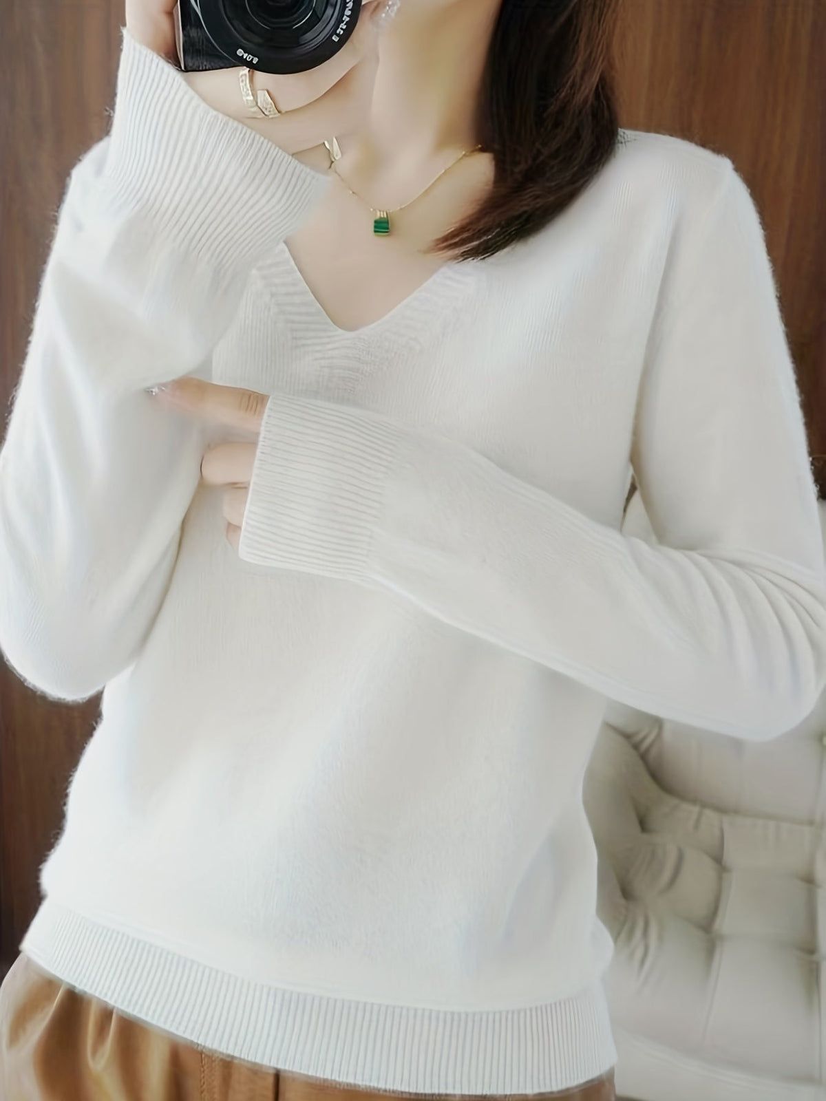 Harper & Wells Women's Selene Soft V-Neck Sweater
