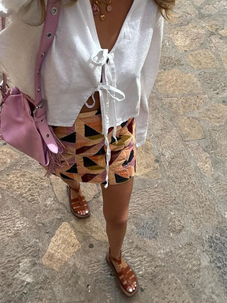 https://cdn.shopify.com/s/files/1/0822/8919/7383/files/Casual-Linnen-Strikshirts-Voor-Dames-Uitgehold-V-Hals-Blouses-Met-Lange-Mouwen-Tops-2024-Lente-Nieuwe_c38e8475-e8d8-46b7-9d86-362cb45b8cbc.jpg?v=1736069222