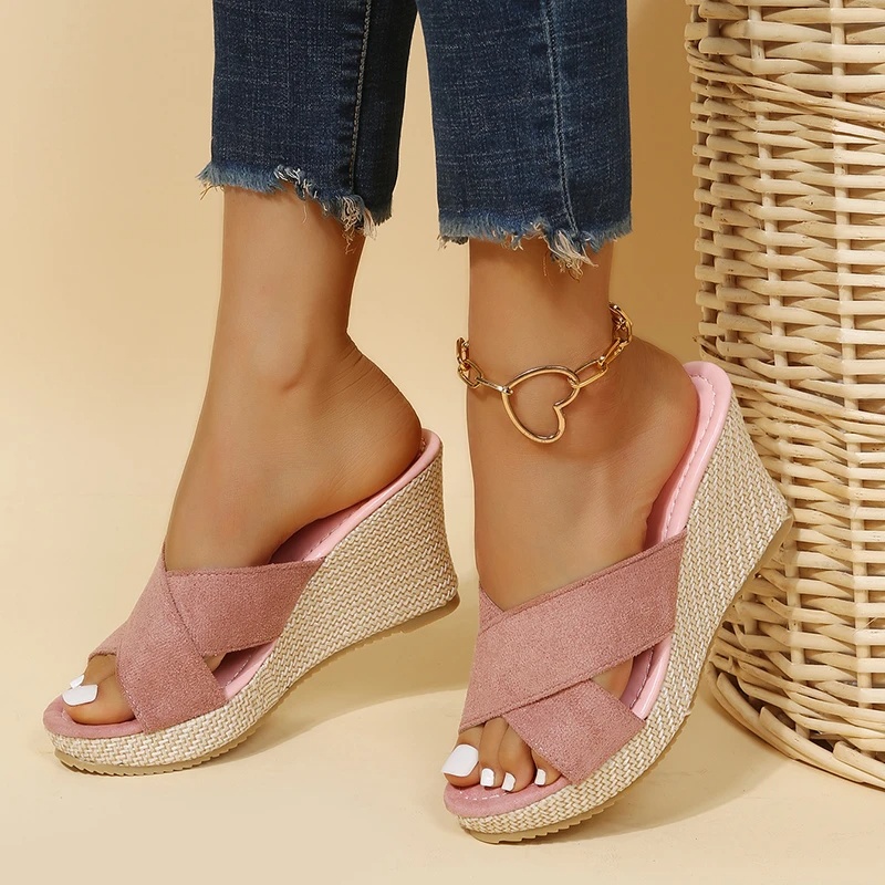 https://cdn.shopify.com/s/files/1/0902/1236/8707/files/Sandalias-de-cu-a-con-plataforma-para-mujer-zapatillas-informales-con-punta-abierta-chanclas-romanas-trenzadas.jpg_Q90.jpg__3.png?v=1739581134