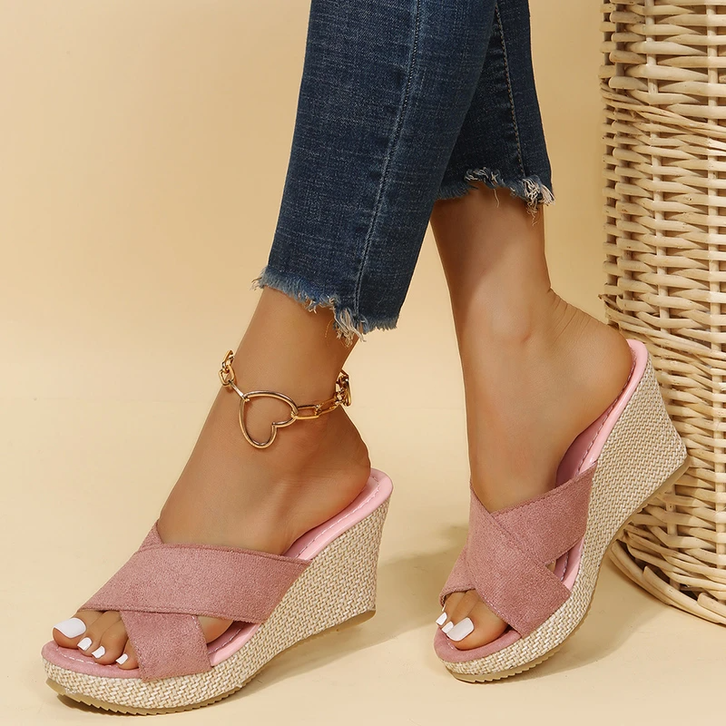 https://cdn.shopify.com/s/files/1/0902/1236/8707/files/Sandalias-de-cu-a-con-plataforma-para-mujer-zapatillas-informales-con-punta-abierta-chanclas-romanas-trenzadas.jpg_Q90.jpg__5.png?v=1739581134