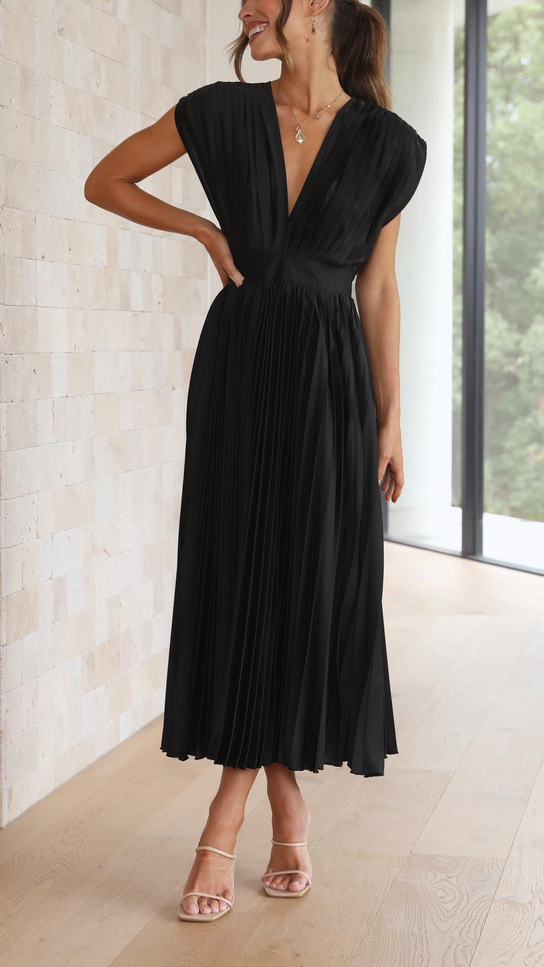 https://cdn.shopify.com/s/files/1/0868/7468/5776/files/TH01422-Black_4_5ae6501b-fe00-4a5f-af37-6ee70bca423d.jpg?v=1741455567
