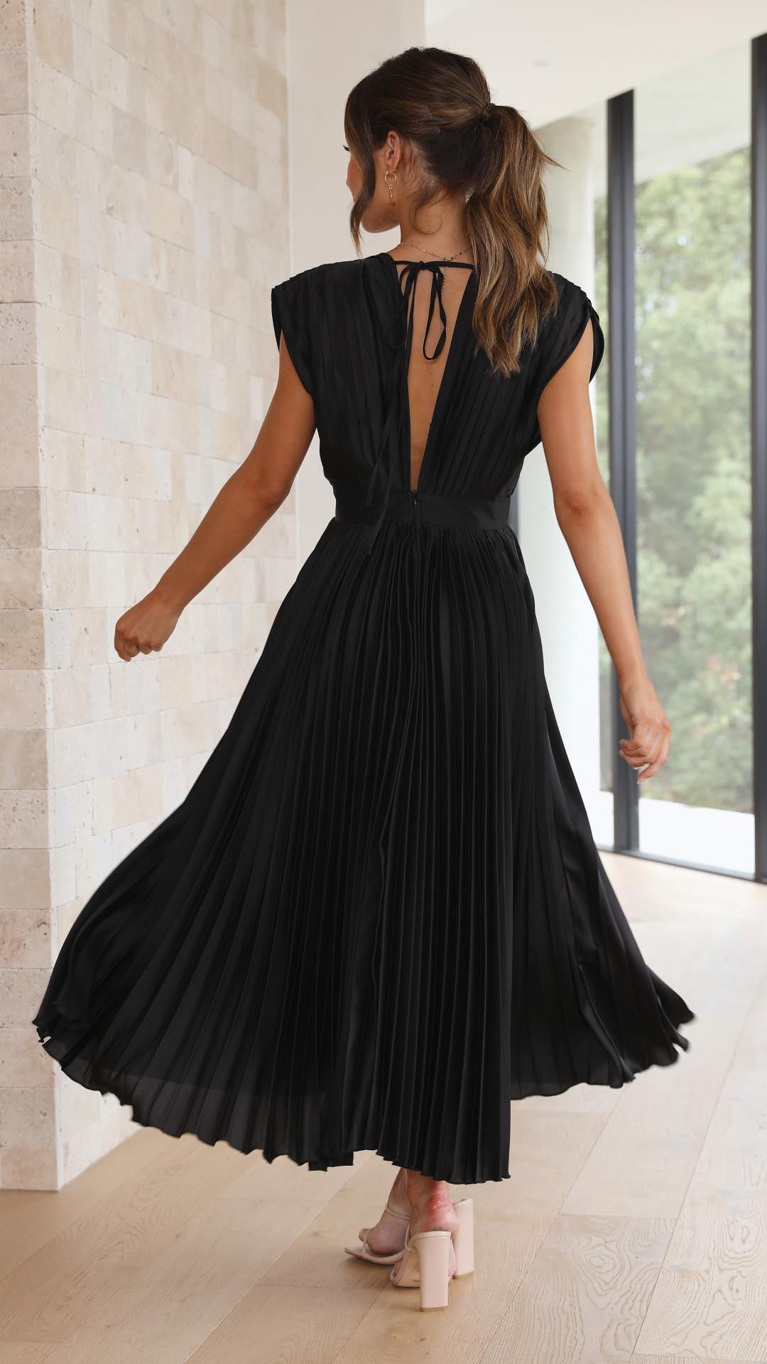 https://cdn.shopify.com/s/files/1/0868/7468/5776/files/TH01422-Black_7_3c350bb2-1376-44fb-b774-3ab0a774b892.jpg?v=1741455567