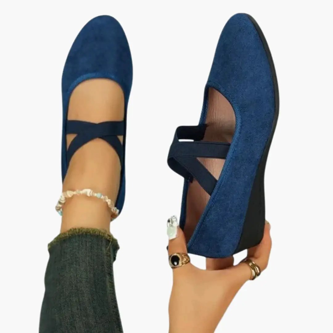 https://cdn.shopify.com/s/files/1/0980/8547/0533/files/Women_sOrthopedicShoeswithSlip-OnDesignandCushionedSole_2.jpg?v=1777384362