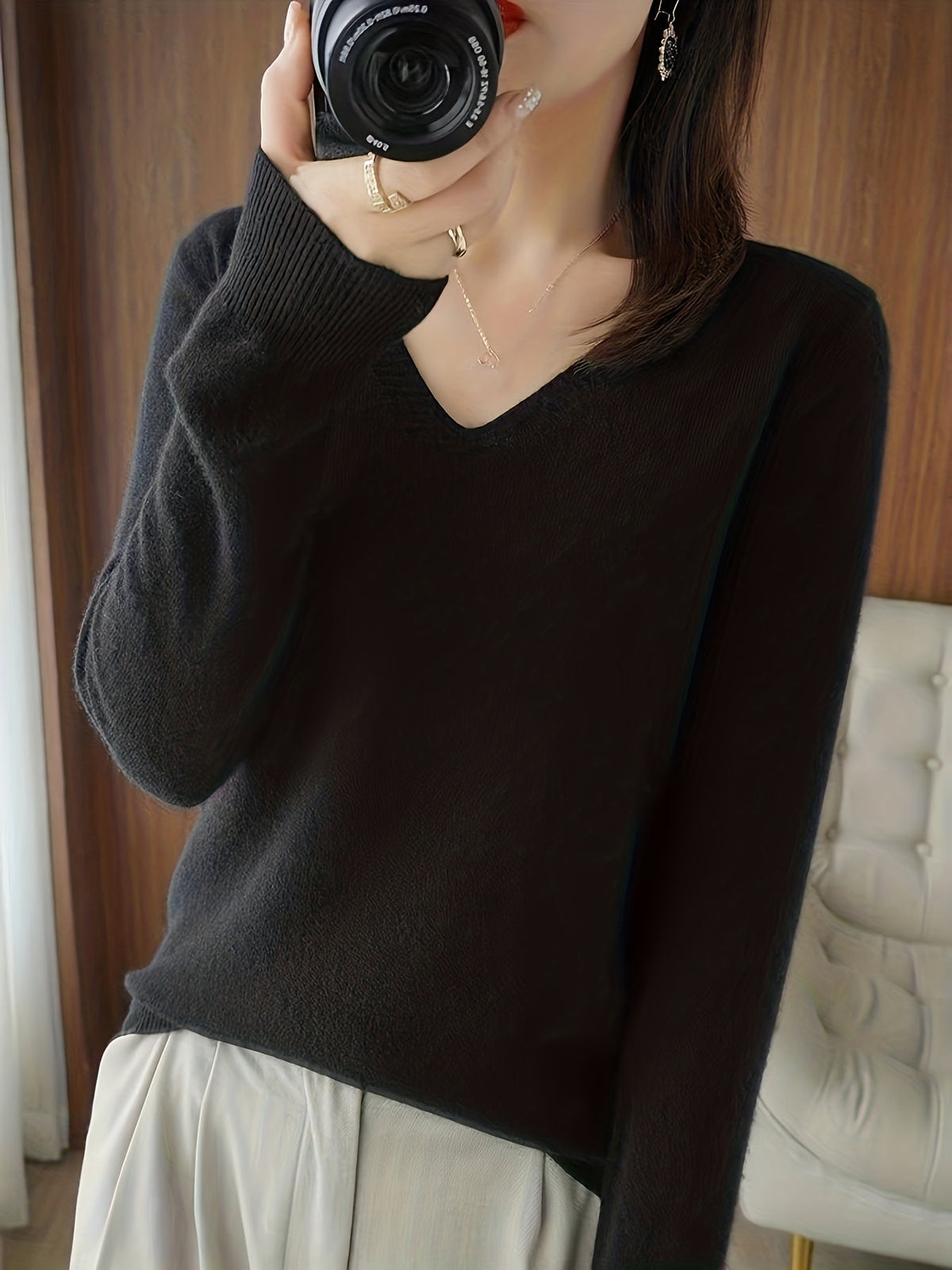 Harper & Wells Women's Selene Soft V-Neck Sweater